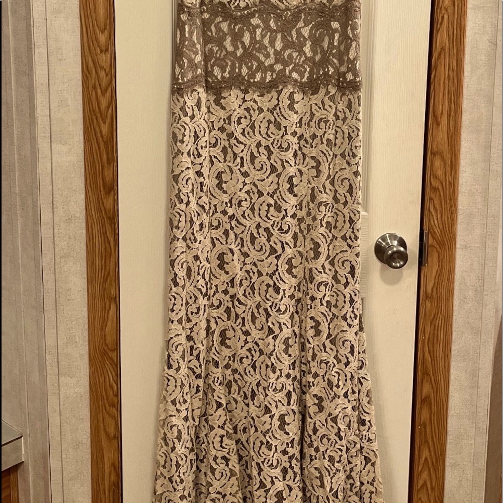 Like new. Worn once. Tadashi Shoji.